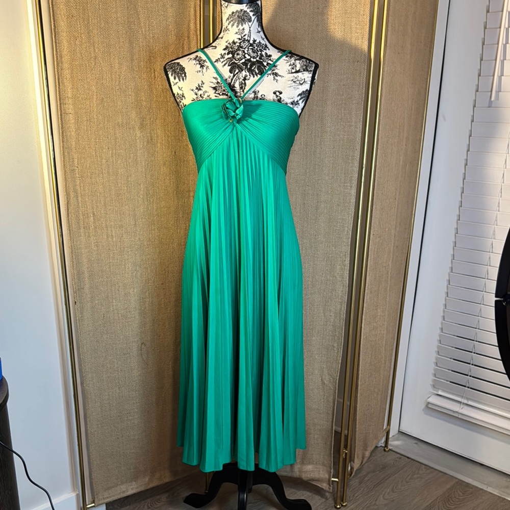 Vintage 70’s Strappy Halter Elegant Green Halter Dress sz 2